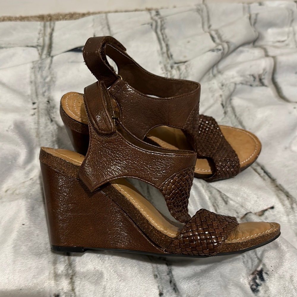 Me Too (soho) Emily Sandal, size 7